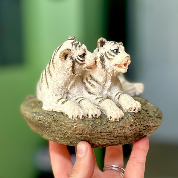 Vintage 3D White Tigers "True Love" Animal Lovers Collectible Home Decor Art - Picture 5 of 12